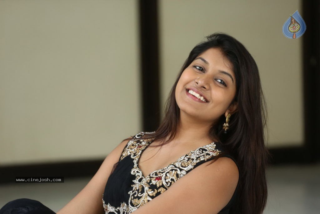Kavya Kumar New Gallery - 112 / 145 photos