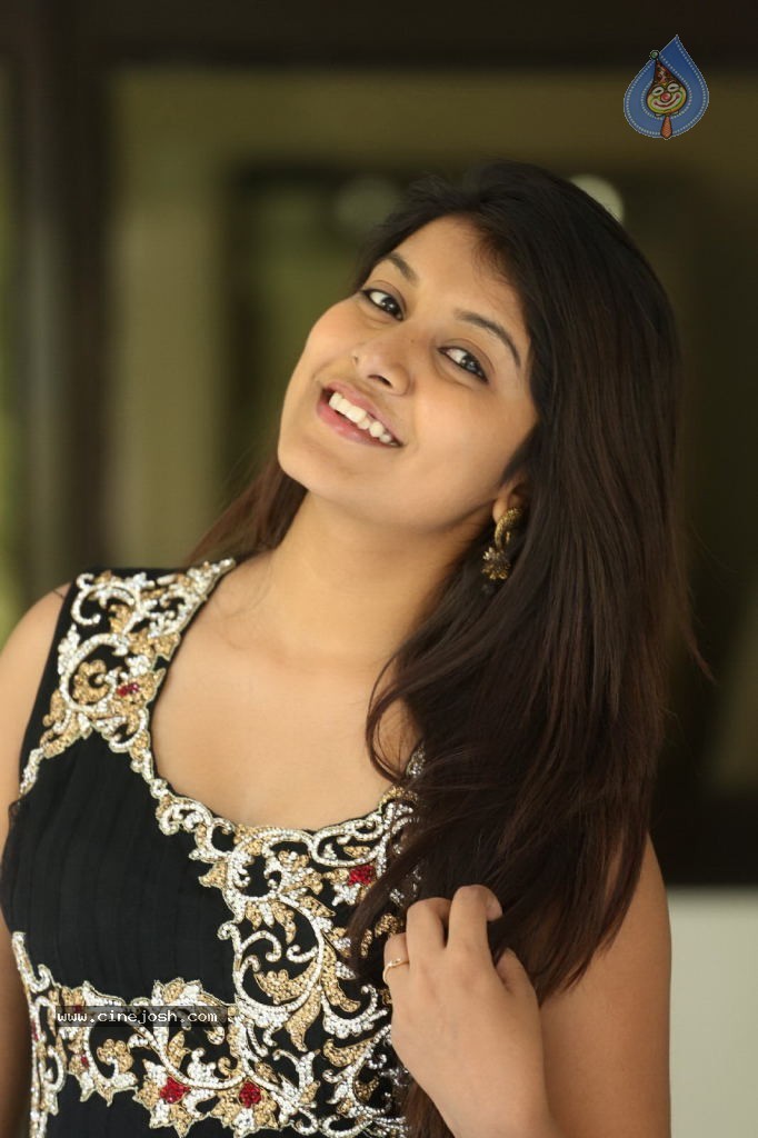 Kavya Kumar New Gallery - 131 / 145 photos
