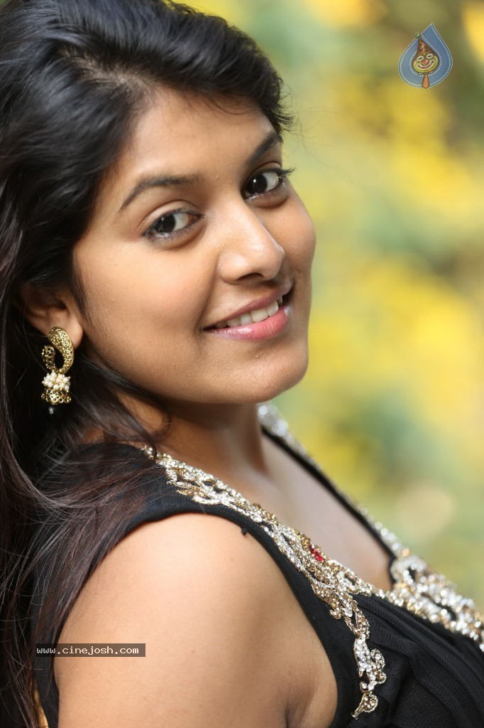 Kavya Kumar New Gallery - 140 / 145 photos