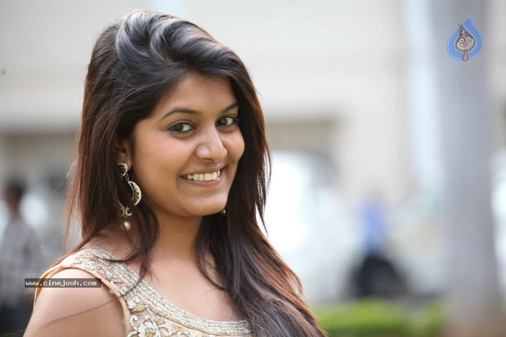 Kavya Kumar New Pics - 21 / 83 photos