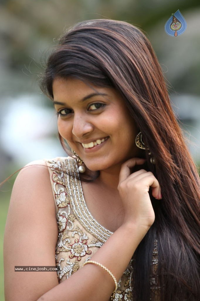 Kavya Kumar New Pics - 23 / 83 photos