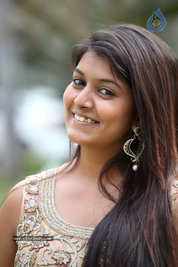 Kavya Kumar New Pics - 26 / 83 photos