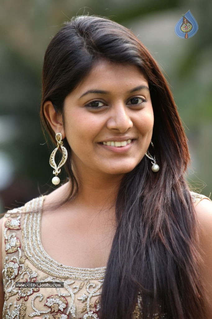 Kavya Kumar New Pics - 38 / 83 photos