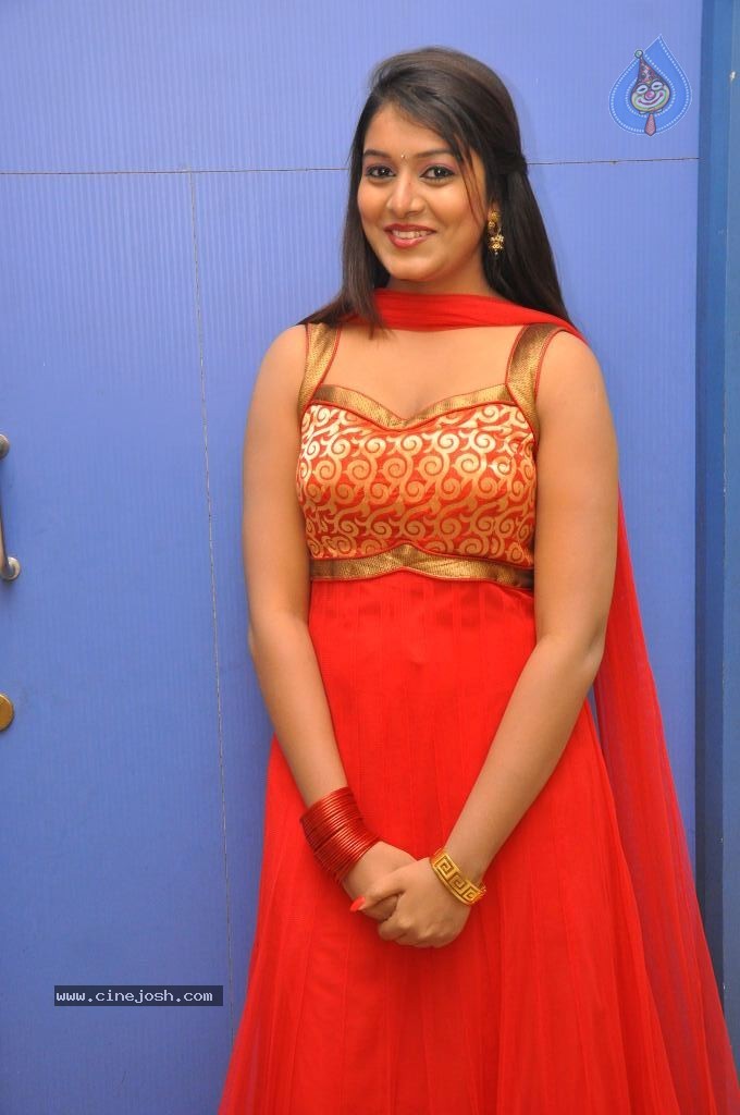 Kavya Kumar Stills - 110 / 110 photos