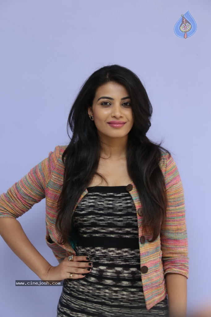 Kavya Shetty New Photos - 22 / 110 photos