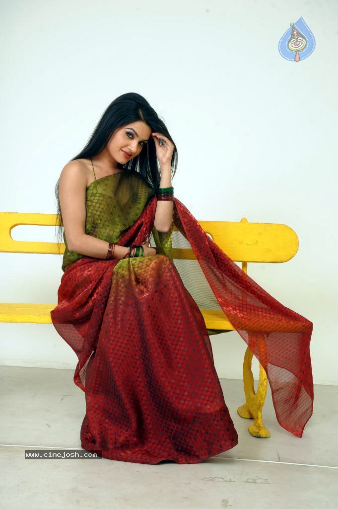 Kavya Singh Hot Stills - 14 / 47 photos