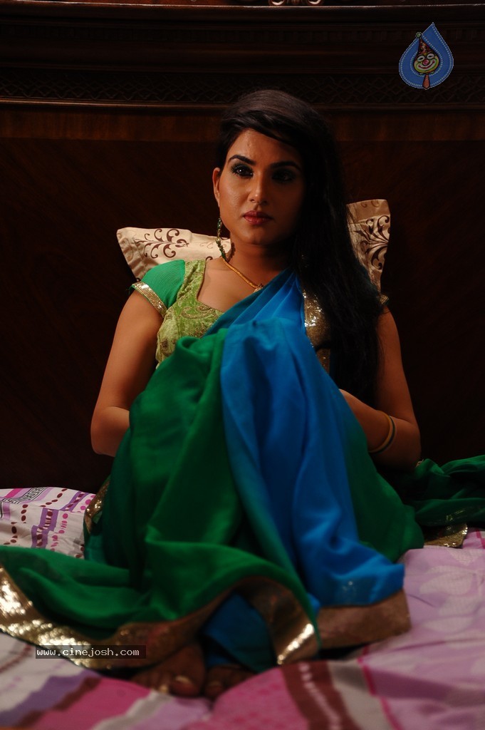 Kavya Singh New Stills - 29 / 56 photos