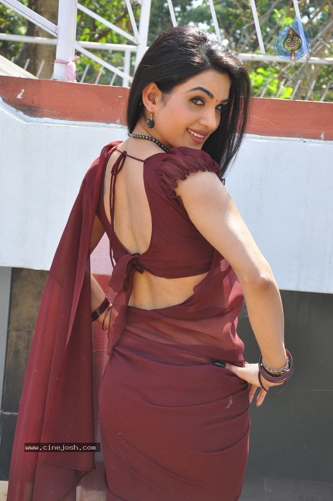 Kavya Singh Spicy Stills - 68 / 94 photos