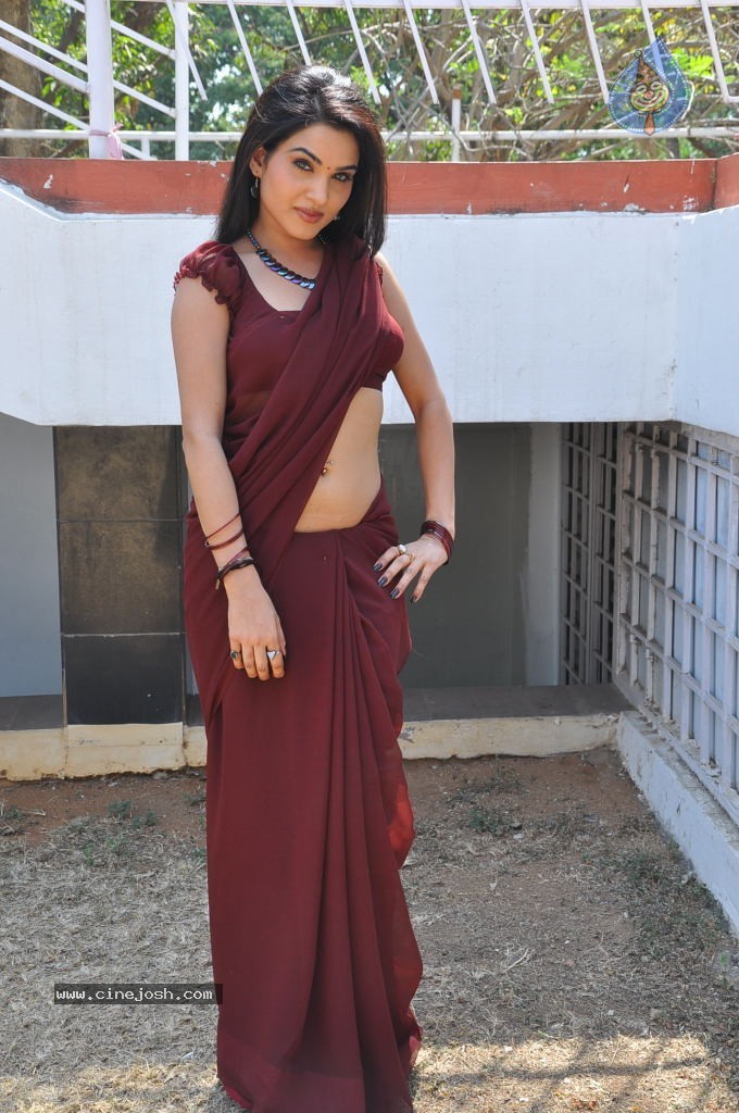 Kavya Singh Spicy Stills - 94 / 94 photos