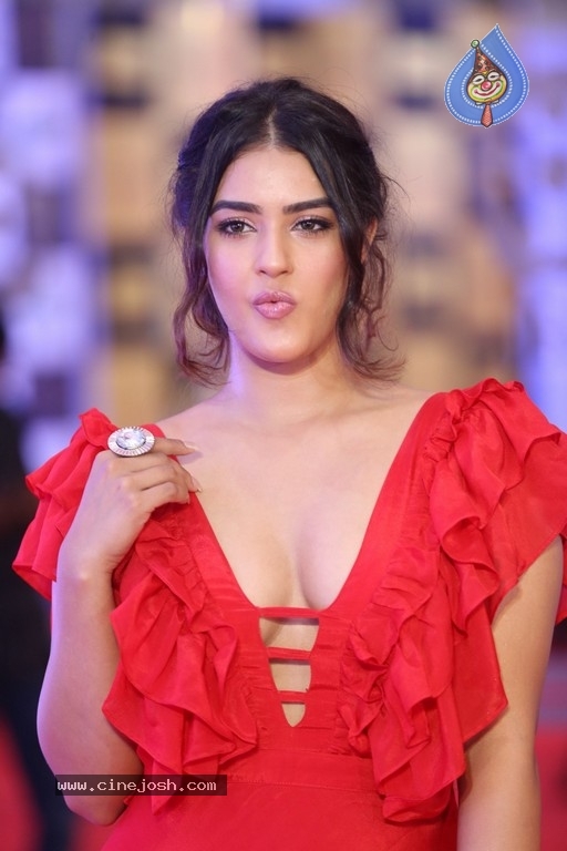 Kavya Thapar at Gaana Mirchi Music Awards South 2018 - 2 / 21 photos