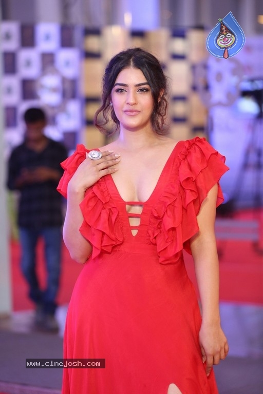 Kavya Thapar at Gaana Mirchi Music Awards South 2018 - 12 / 21 photos