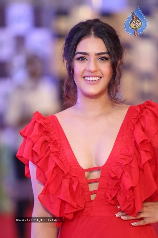 Kavya Thapar at Gaana Mirchi Music Awards South 2018 - 16 / 21 photos