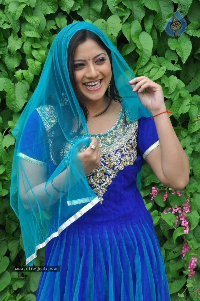 Keerthi Chawla Latest Stills - 4 / 87 photos