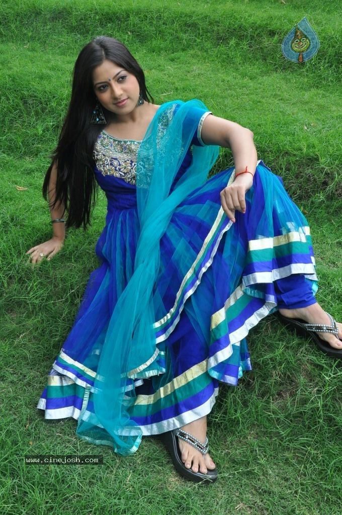 Keerthi Chawla Latest Stills - 7 / 87 photos