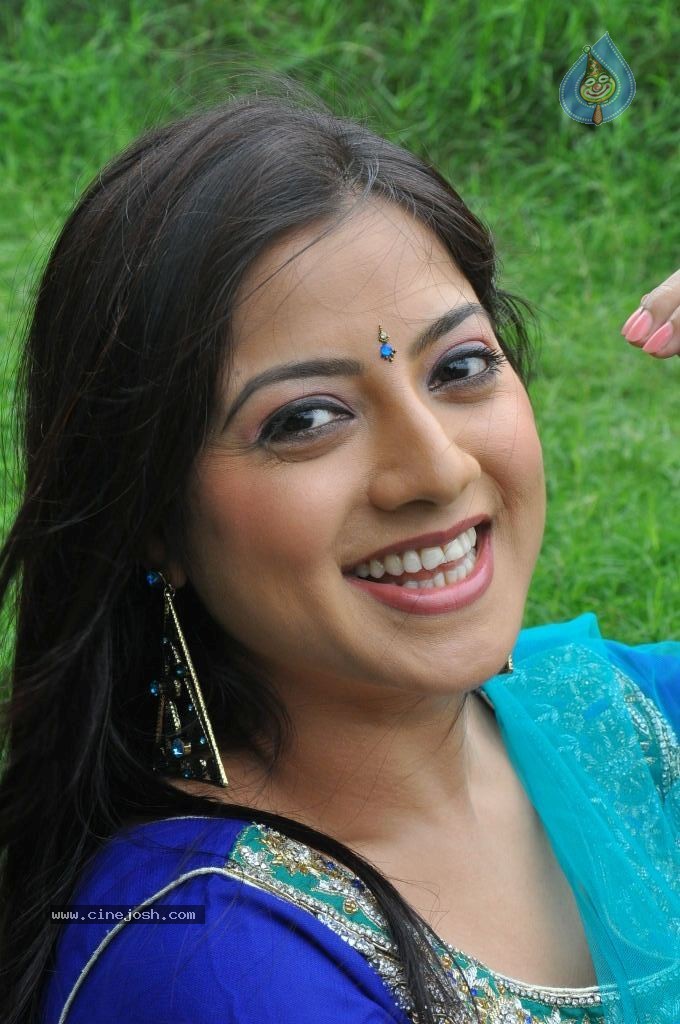 Keerthi Chawla Latest Stills - 17 / 87 photos