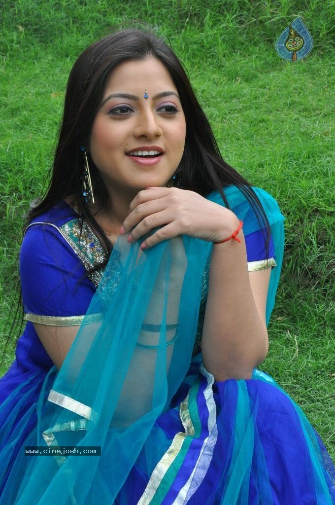 Keerthi Chawla Latest Stills - 19 / 87 photos