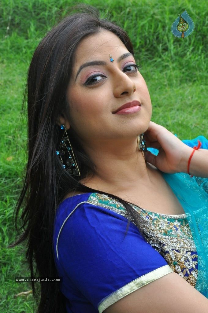 Keerthi Chawla Latest Stills - 21 / 87 photos