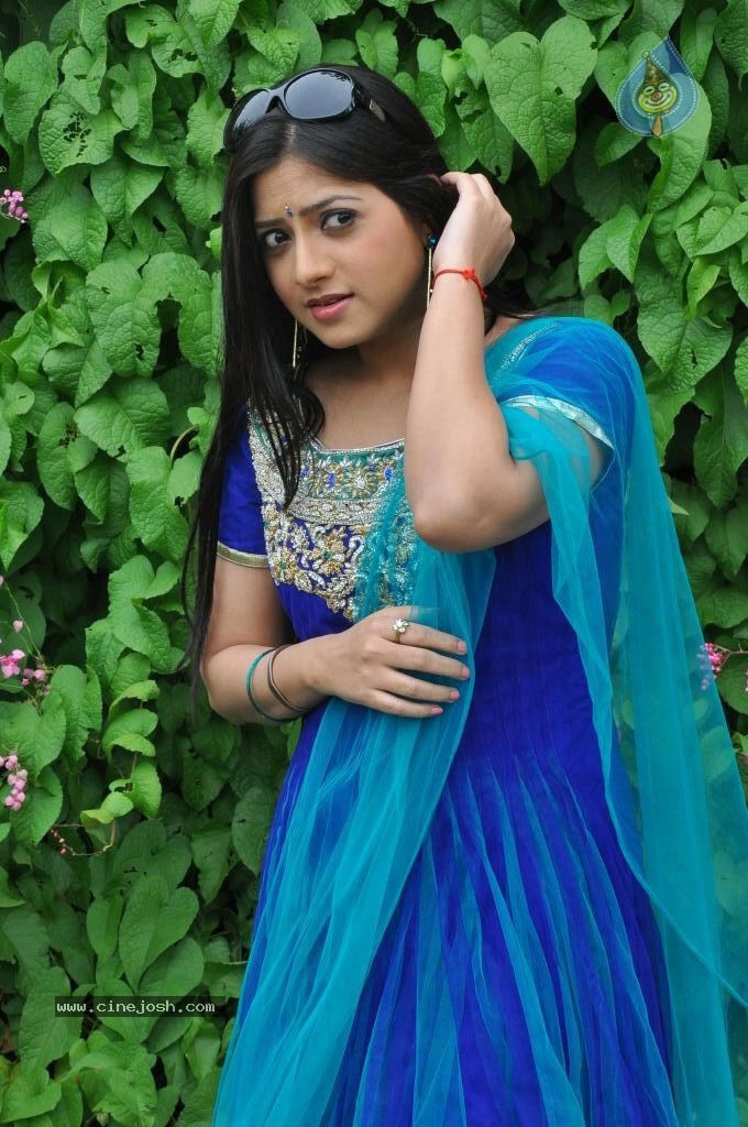 Keerthi Chawla Latest Stills - 32 / 87 photos