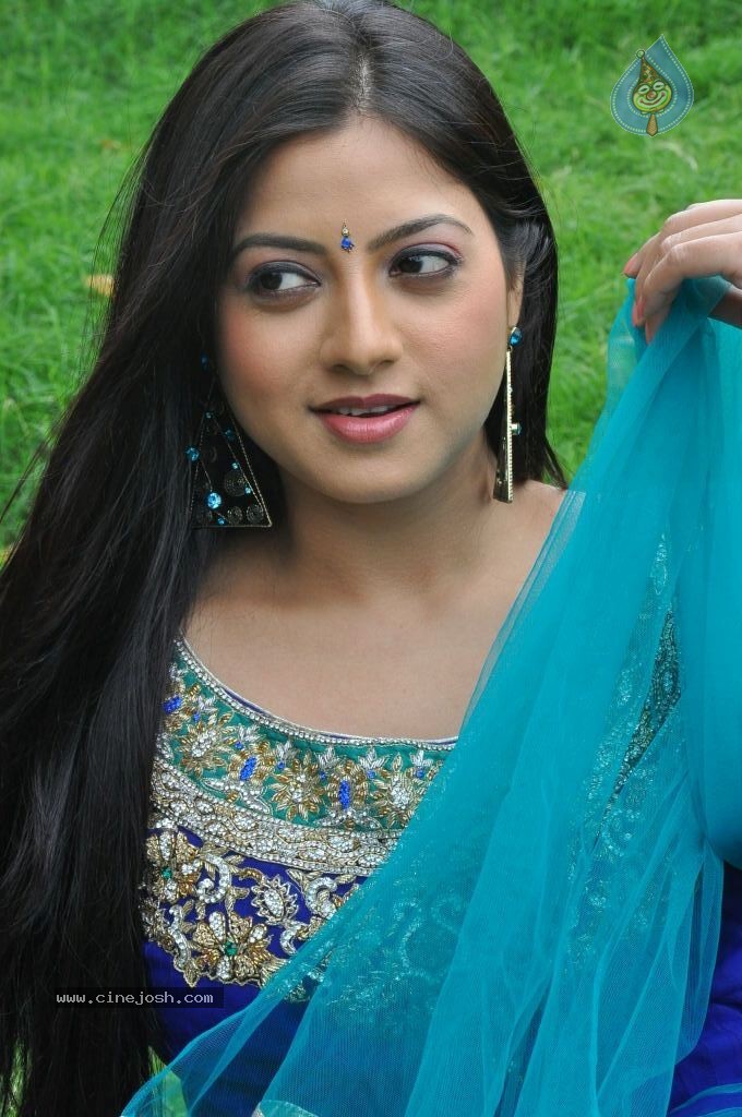 Keerthi Chawla Latest Stills - 40 / 87 photos