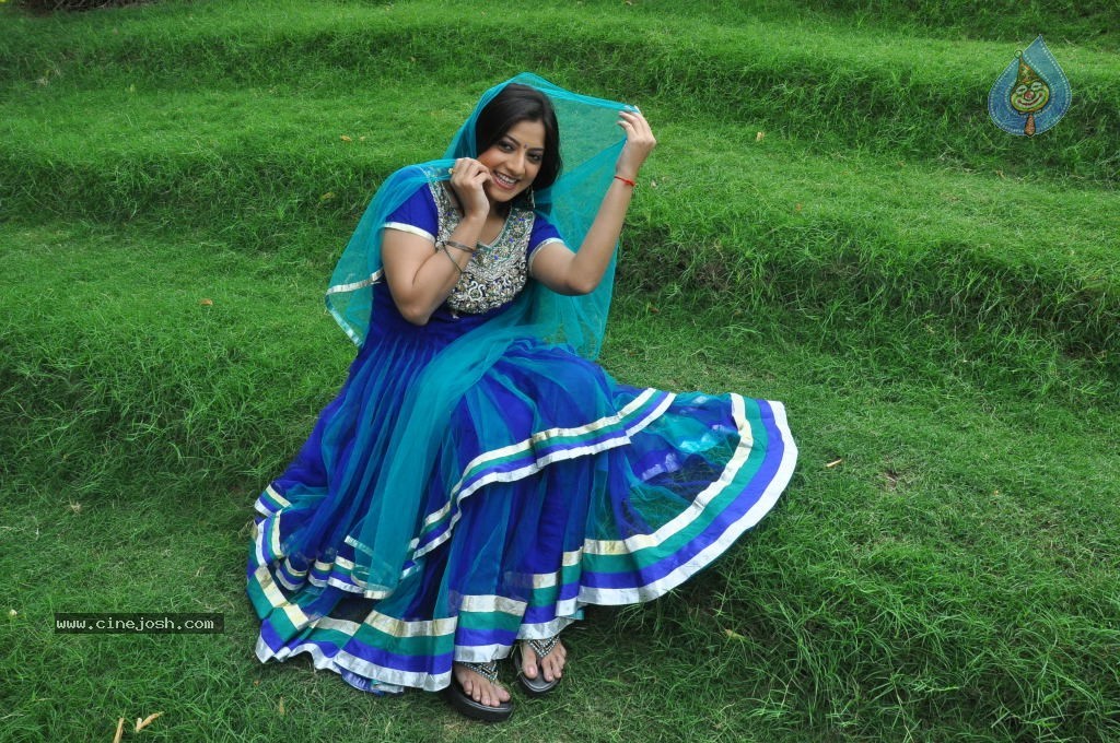 Keerthi Chawla Latest Stills - 48 / 87 photos