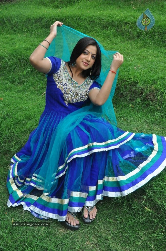 Keerthi Chawla Latest Stills - 69 / 87 photos