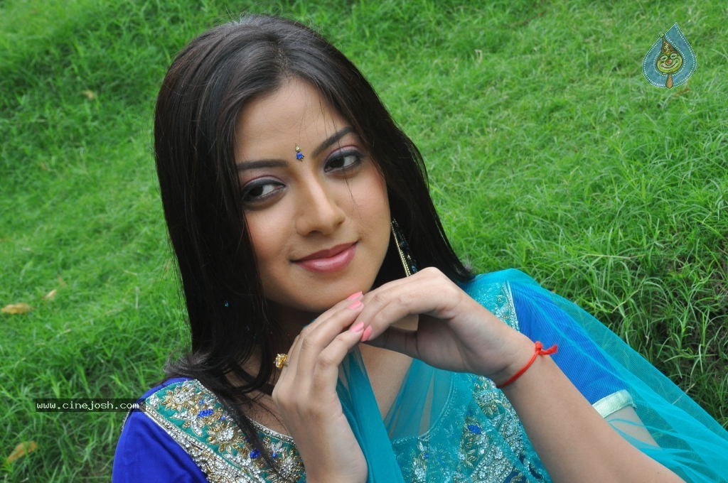 Keerthi Chawla Latest Stills - 78 / 87 photos