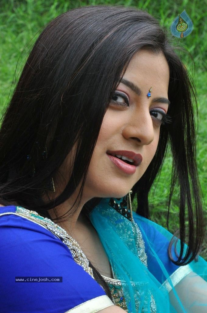 Keerthi Chawla Latest Stills - 84 / 87 photos