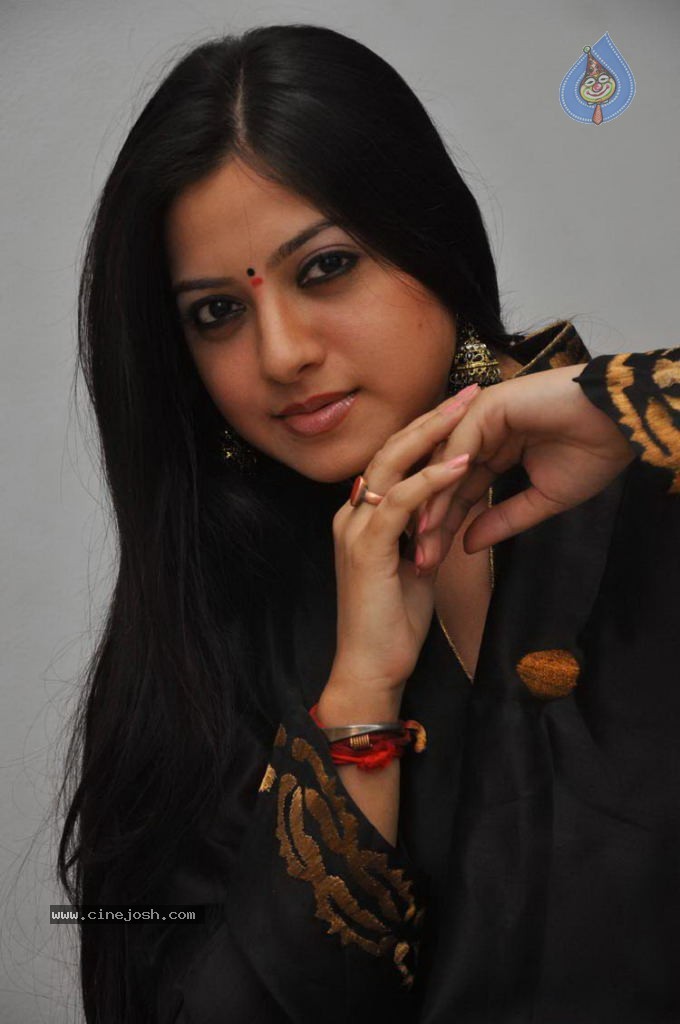 Keerthi Chawla Photos - 6 / 30 photos