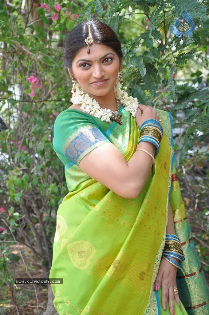 Keerthi Naidu Stills - 11 / 30 photos