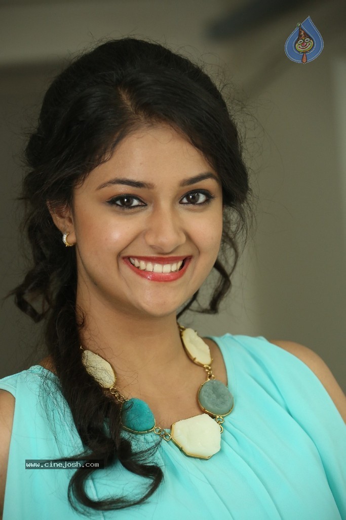 Keerthi Stills - 32 / 120 photos