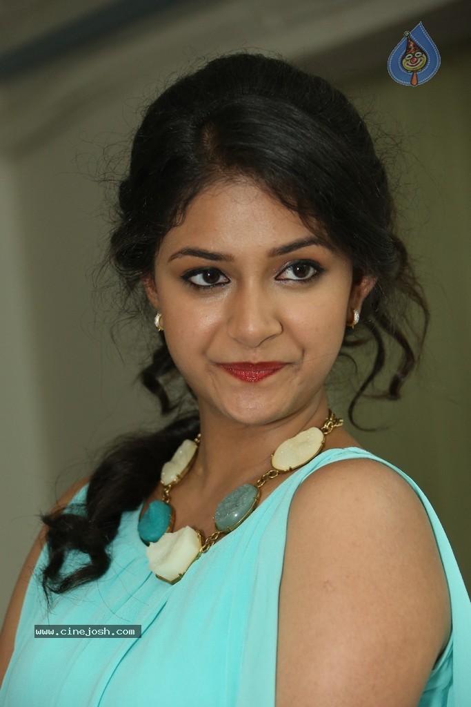 Keerthi Stills - 89 / 120 photos