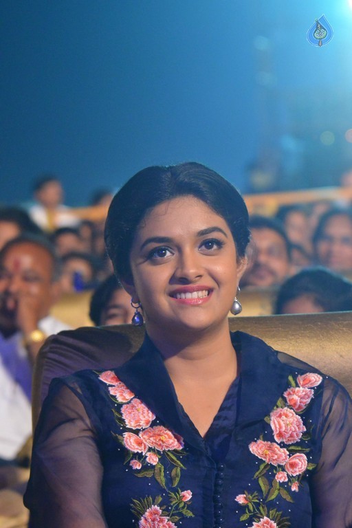 Keerthi Suresh at Nenu Local Audio Launch - 27 / 37 photos