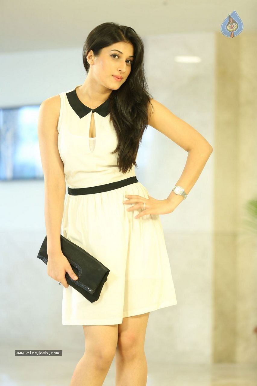 Kratee New Photos - 30 / 49 photos