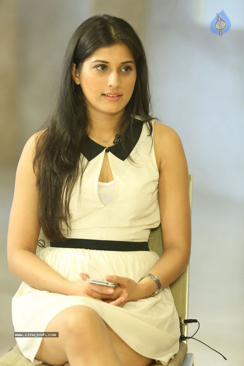 Kratee New Photos - 33 / 49 photos