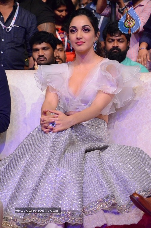 Kiara Advani at Bharat Bahiranga Sabha - 5 / 42 photos