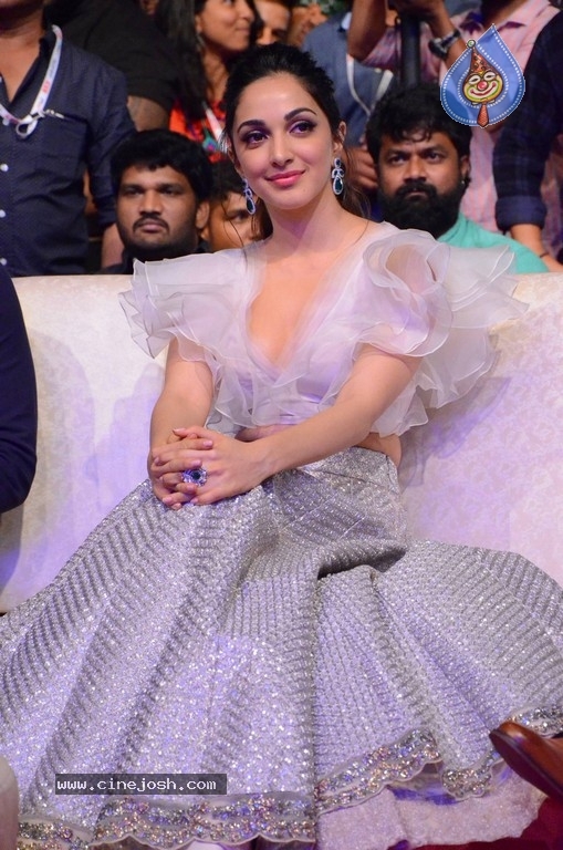 Kiara Advani at Bharat Bahiranga Sabha - 11 / 42 photos