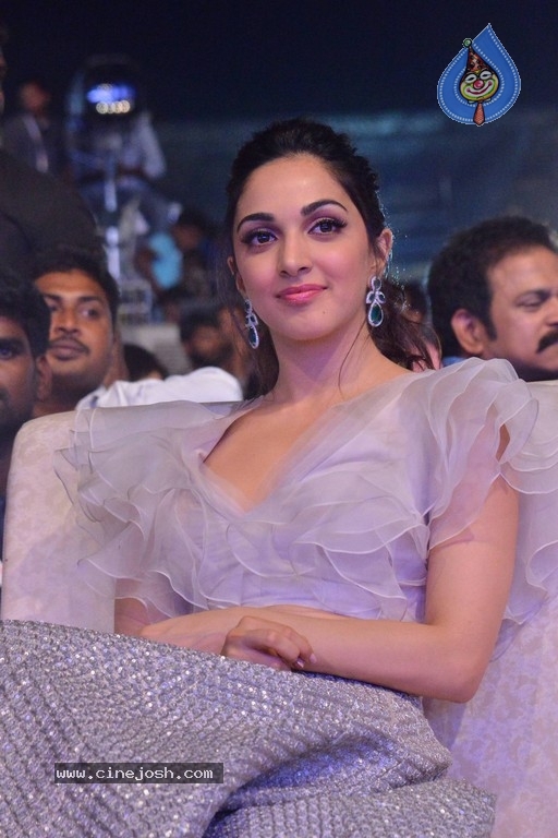 Kiara Advani at Bharat Bahiranga Sabha - 26 / 42 photos