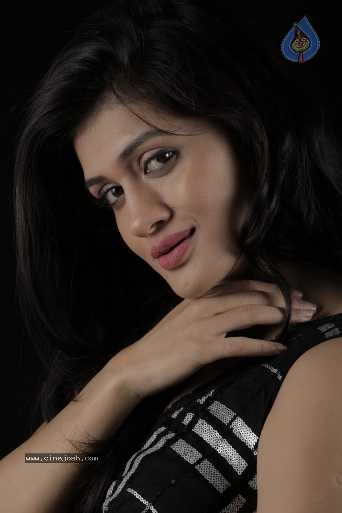 Kimaya New Stills - 74 / 95 photos