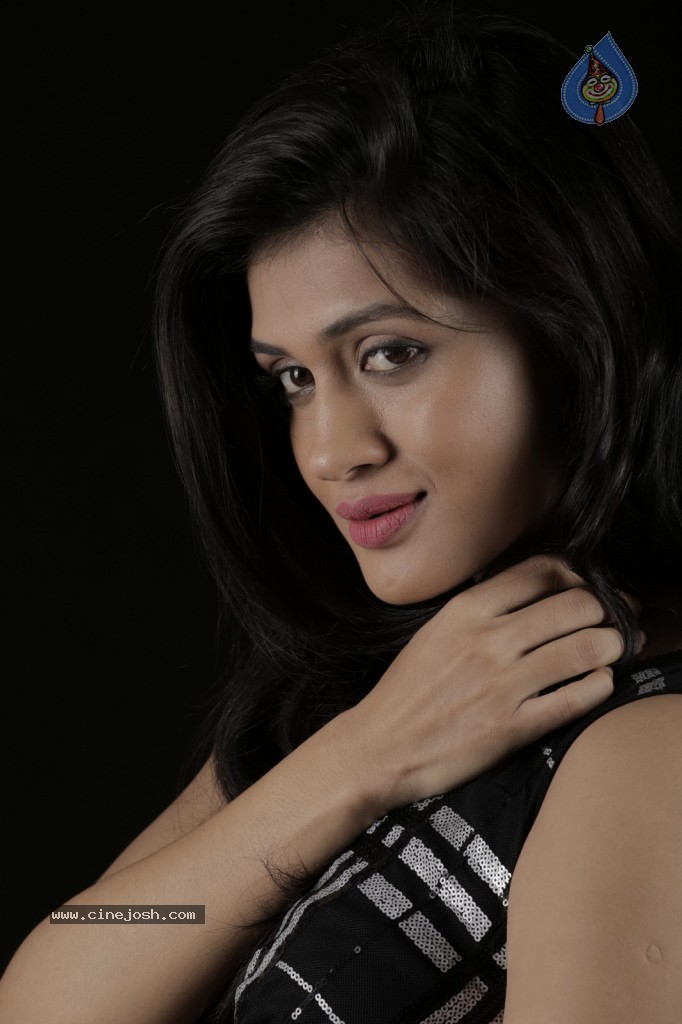 Kimaya New Stills - 87 / 95 photos