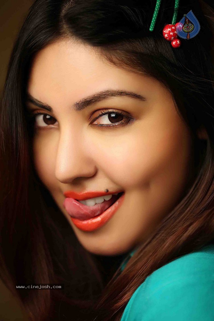 Komal Jha Latest Pics - 17 / 71 photos
