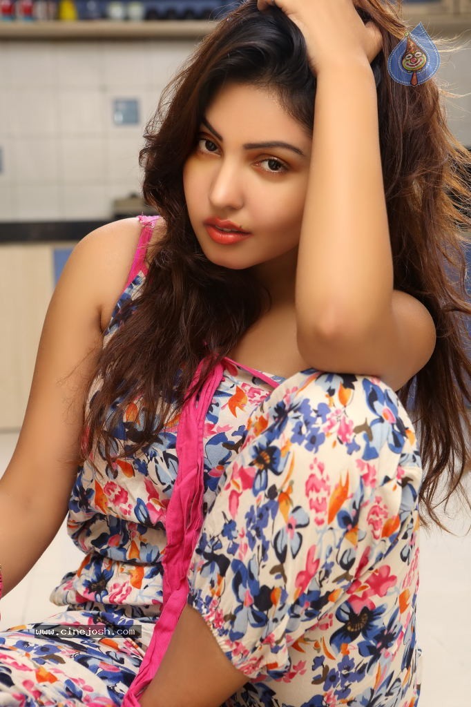 Komal Jha New Photos - 9 / 20 photos