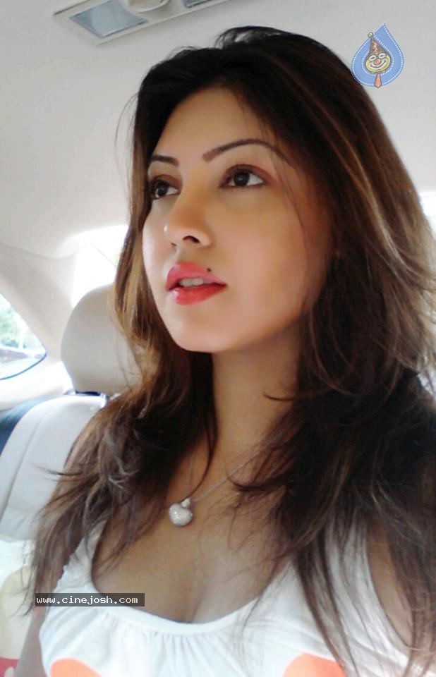 Komal Jha New Stills - 37 / 62 photos