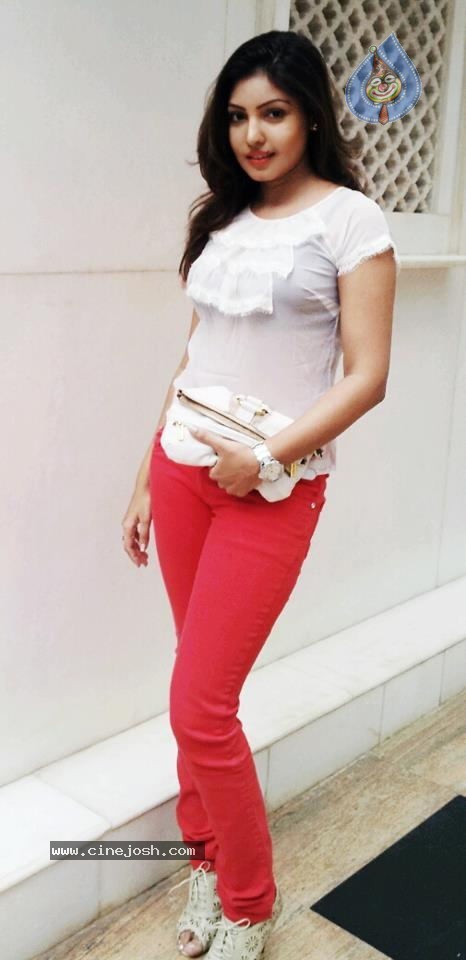 Komal Jha New Stills - 42 / 62 photos