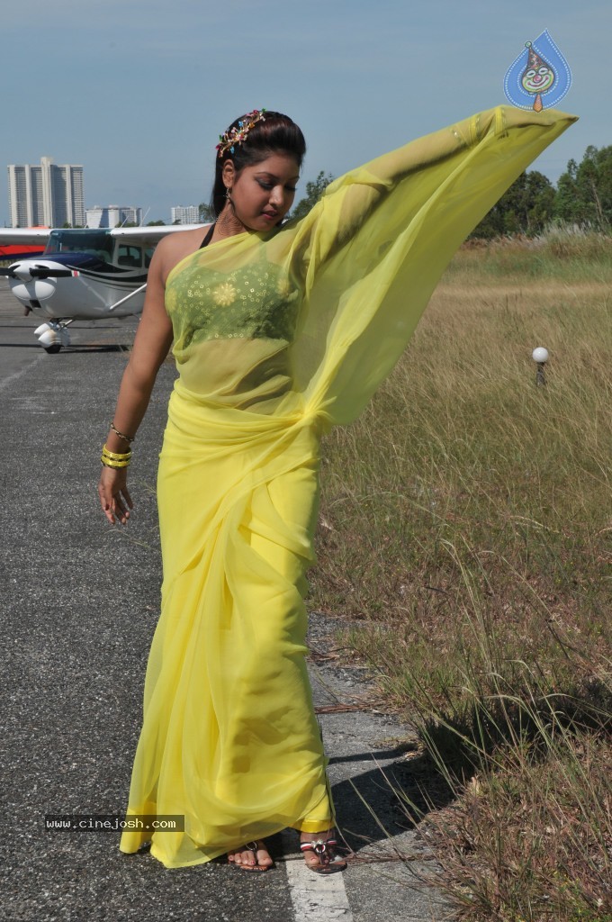 Komal Jha New Stills - 18 / 37 photos