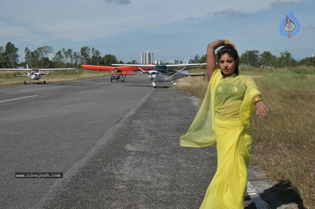 Komal Jha New Stills - 24 / 37 photos