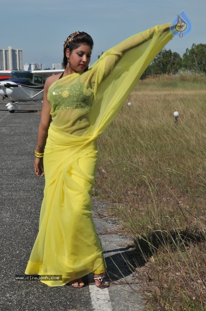 Komal Jha New Stills - 28 / 37 photos