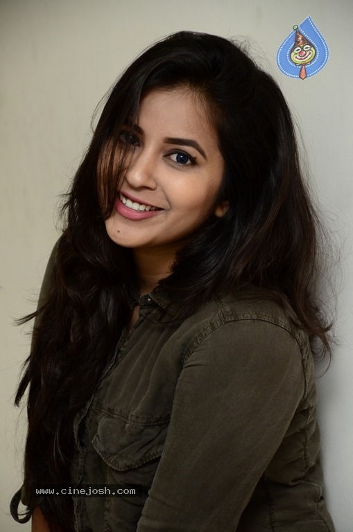 Komali Latest Gallery - 2 / 21 photos