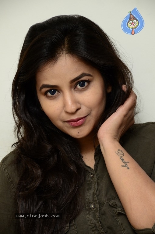 Komali Latest Gallery - 7 / 21 photos