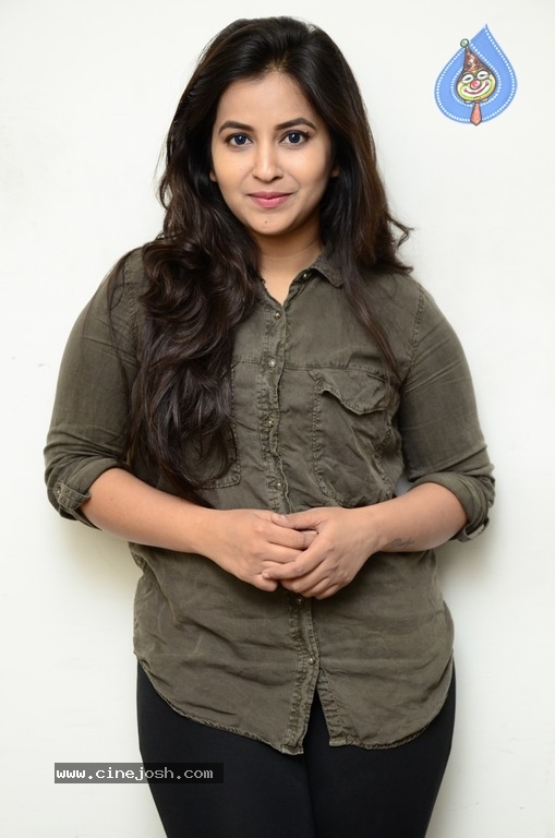 Komali Latest Gallery - 16 / 21 photos