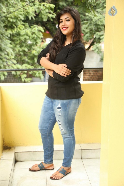 Komali Latest Photos - 12 / 19 photos